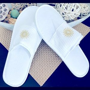 Close-Toe Hotel Collection Spa Slippers 1-pack